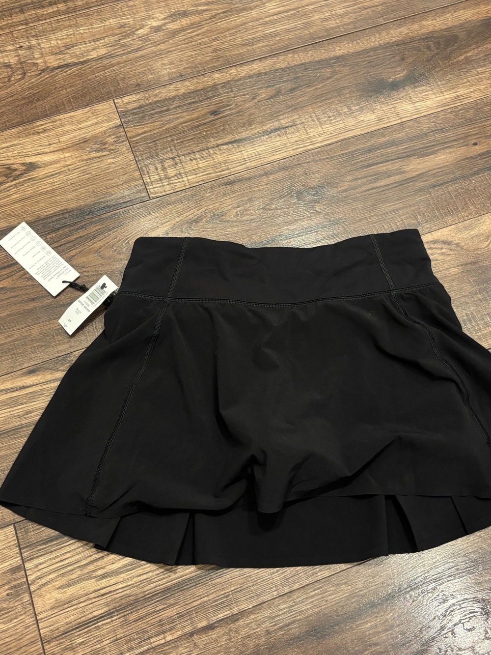 Black Women’s Active Skort - Aritzia- brand new with tags